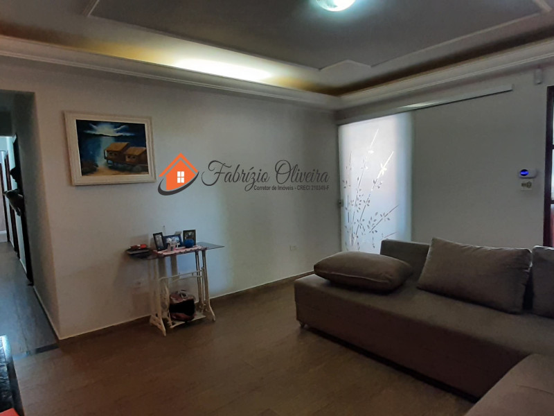 Casa Terrea com três dormitórios , três banheiros 