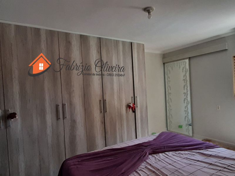 Casa Terrea com três dormitórios , três banheiros 