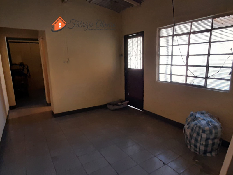 Casa com três dormitórios, duas Edicula