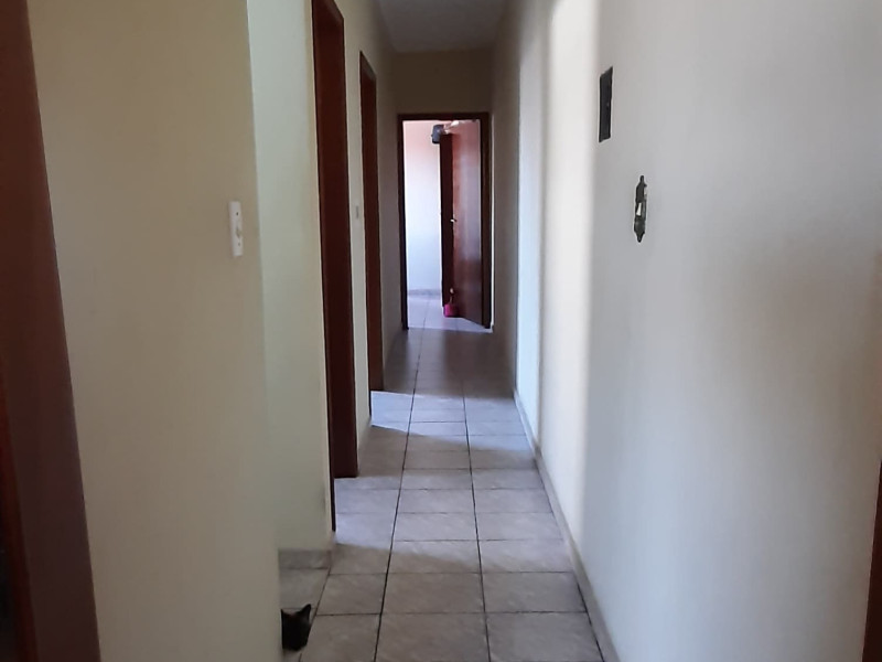 Sobrado com quatro dormitórios, três banheiros