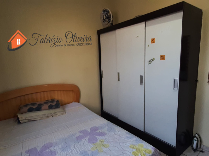 Sobrado com quatro dormitórios, três banheiros