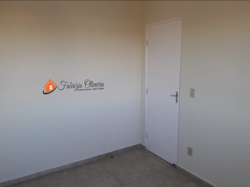 Apartamento com dois dormitórios, um banheiro