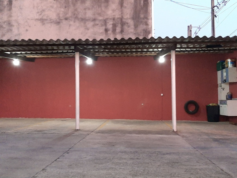 Apartamento com dois dormitórios, um banheiro