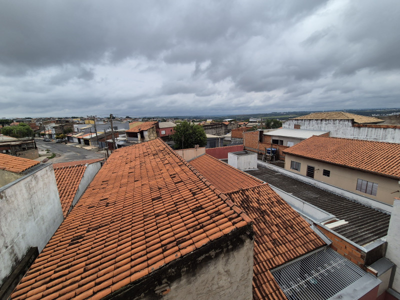 Apartamento com dois dormitórios, um banheiro