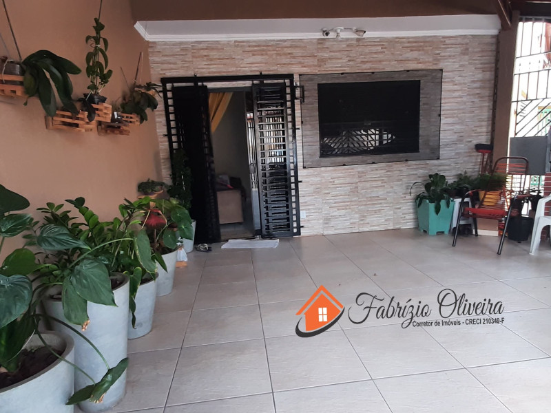   casa ( ALUGADA )  com dois dormitórios , dois banheiros