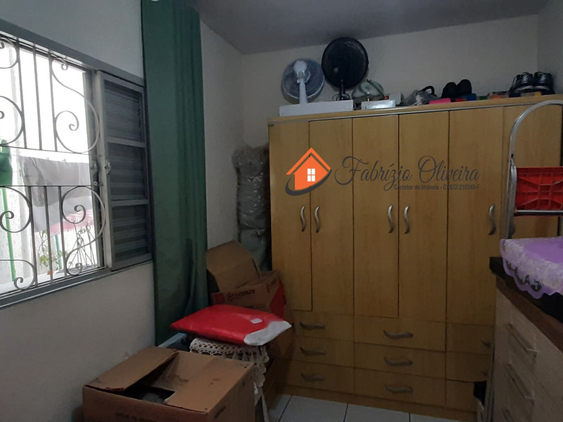   casa ( ALUGADA )  com dois dormitórios , dois banheiros