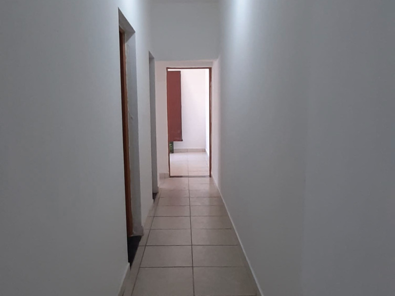 Casa (ALUGADA) com três dormitórios sendo um com suíte