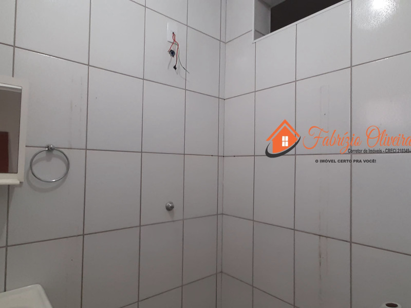 Casa (ALUGADA) com três dormitórios sendo um com suíte