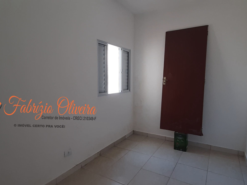 Casa (ALUGADA) com três dormitórios sendo um com suíte