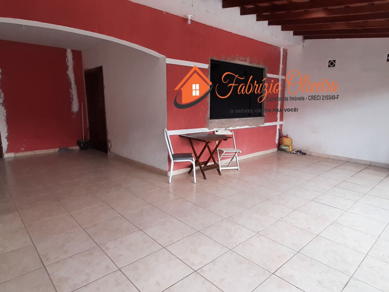 Casa (ALUGADA) com três dormitórios sendo um com suíte