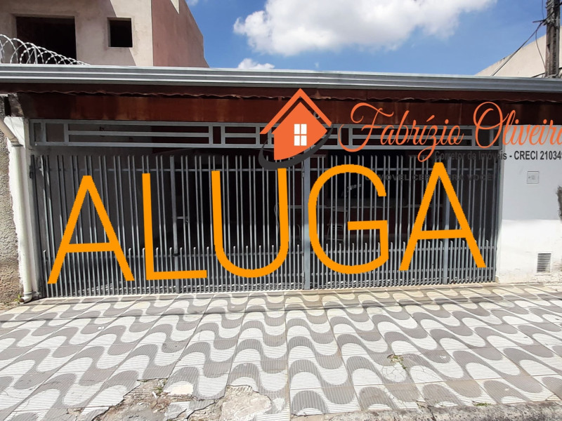 Casa (ALUGADA) com três dormitórios sendo um com suíte