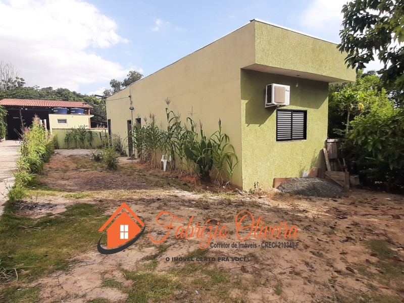 Vende uma chácara com infraestrutura e 998M² de terreno