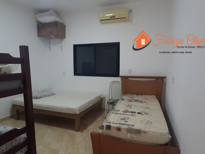 Vende uma chácara com infraestrutura e 998M² de terreno