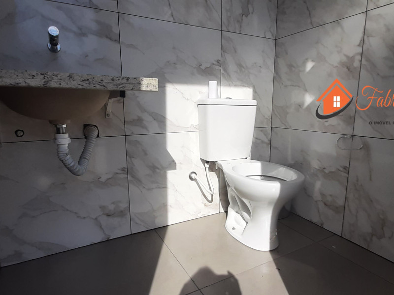 Vende uma chácara com infraestrutura e 998M² de terreno