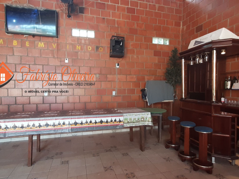 Vende uma chácara com infraestrutura e 998M² de terreno