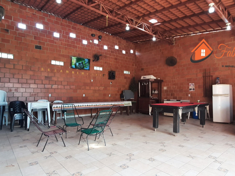 Vende uma chácara com infraestrutura e 998M² de terreno